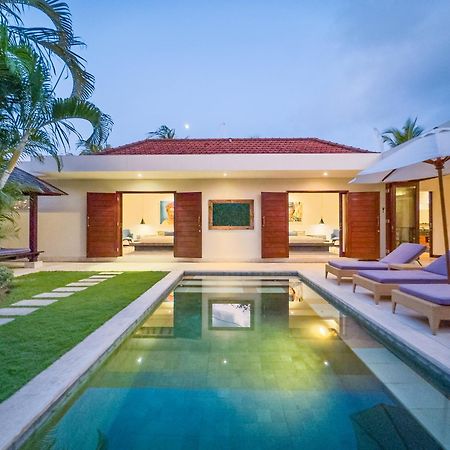 Villa Bugis Kayu Aya Seminyak Екстериор снимка