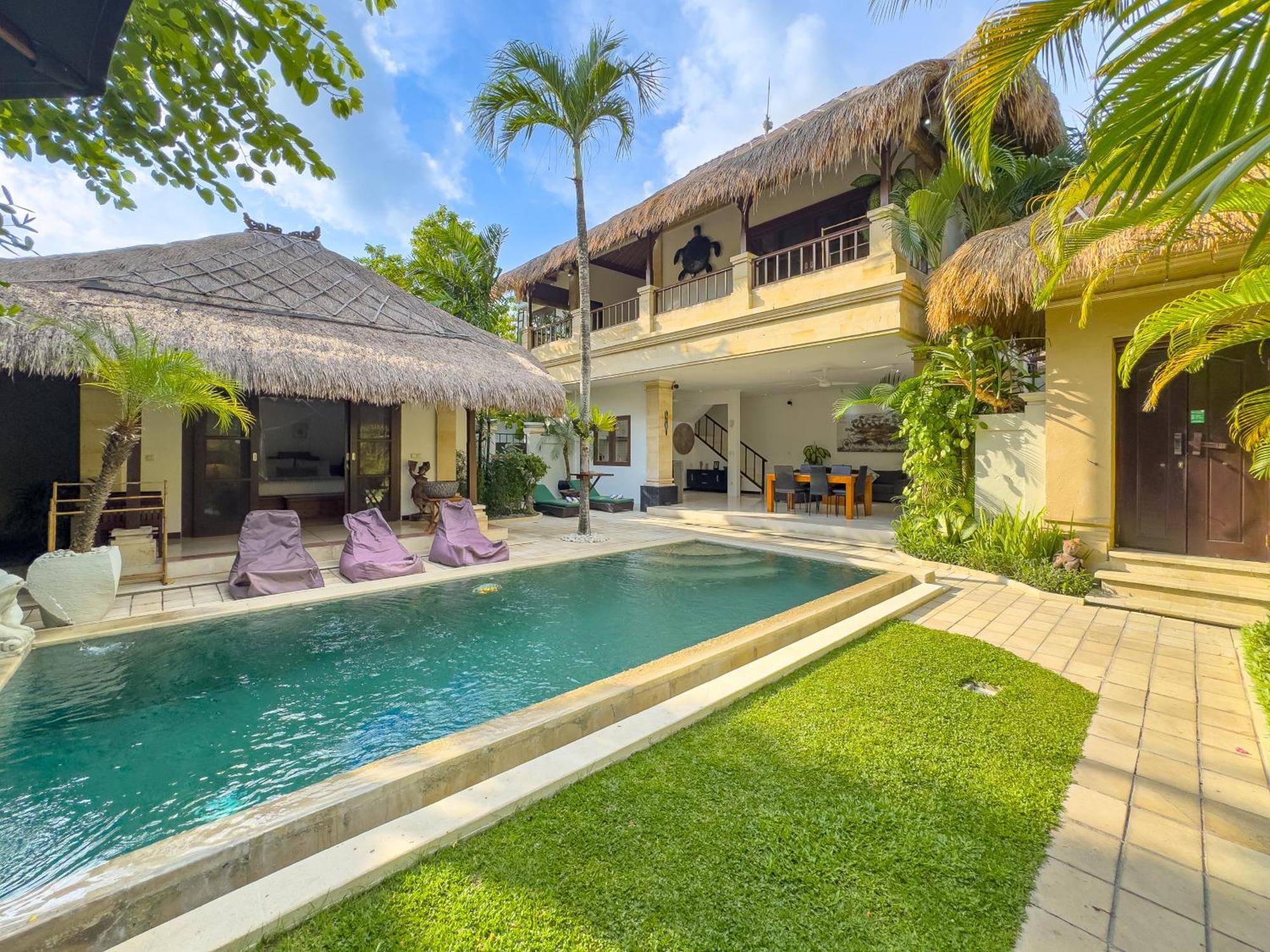 Villa Bugis Kayu Aya Seminyak Стая снимка